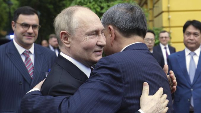 Putin Arrives In Vietnam, Signs Military & Trade Agreements (Photos) 1 Vietnam Russia 48850 c0 0 3189 1859 s885x516