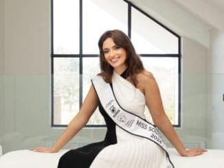Newly crowned Miss SA, Mia Le Roux moves in to her new apartment (Photos) 3 Newly crowned Miss SA, Mia Le Roux moves in to her new apartment (Photos)