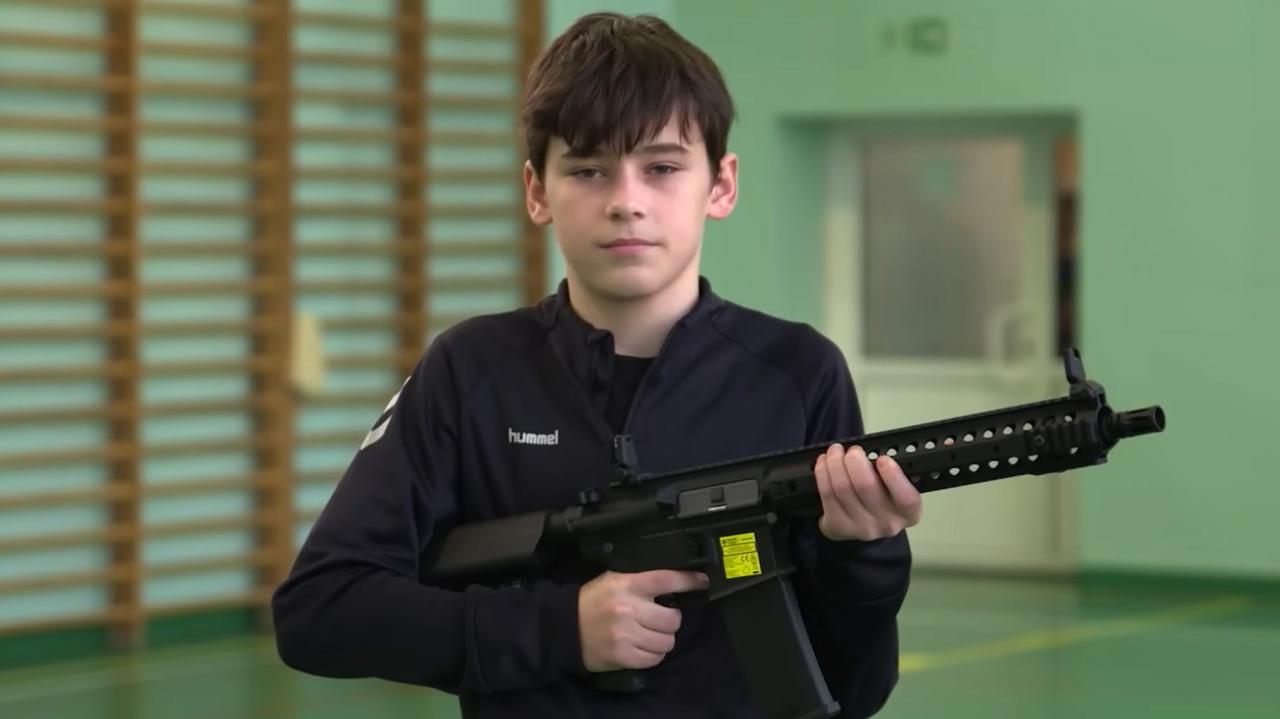 Poland Gives Schoolchildren Firearms Training Over Fears Of Russian Invasion (Photos)