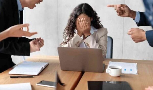 7 clever comebacks to expose a manipulator at work